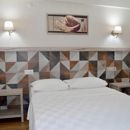Hotel Megas 3*
