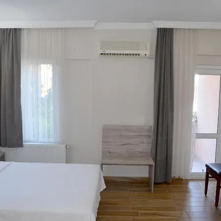 Megas Hotel