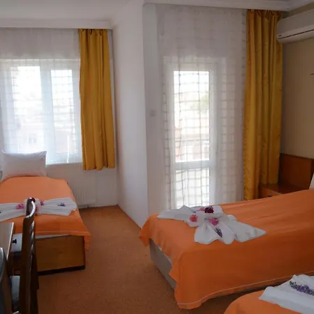Megas Hotel
